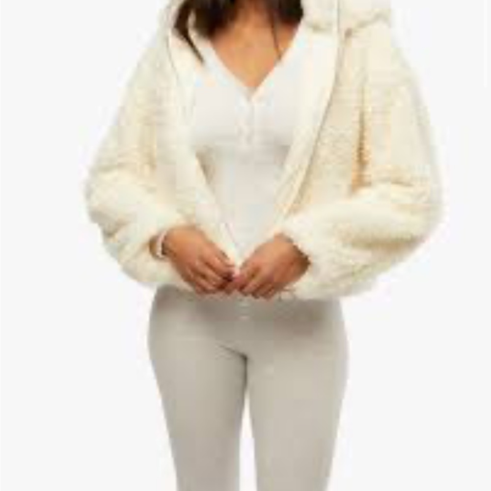 NWOT Weworewhat white Sherpa jacket size m